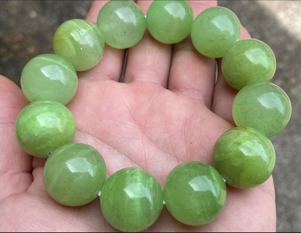 Natural Green Jade Bracelet – 14mm Round Beads, Elastic 7.5'' Vintage Style